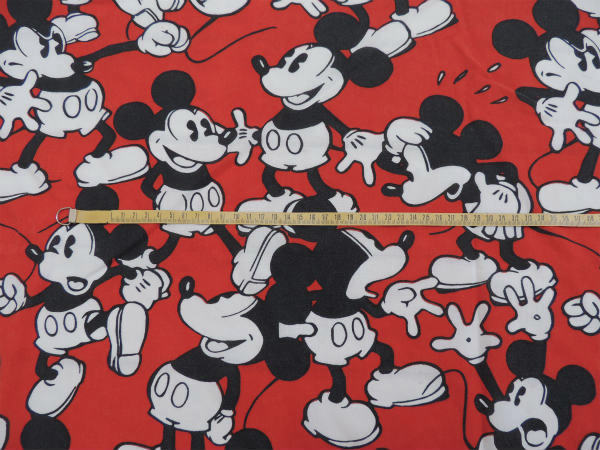 【ミッキーマウス】ディズニー・ミッキーの総柄・赤色・ヴィンテージ・ユーズドシーツ(ボックスタイプ)