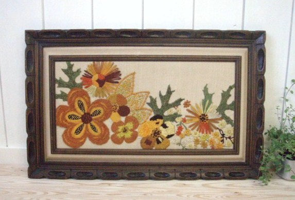 お花モチーフ　ヴィンテージ刺繍フレーム/壁飾り USA