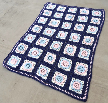 モチーフ編み・ハンドメイド・大判サイズ・ニットブランケット/グラニーブランケット/未使用