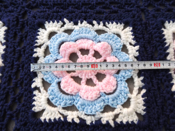 モチーフ編み・ハンドメイド・大判サイズ・ニットブランケット/グラニーブランケット/未使用
