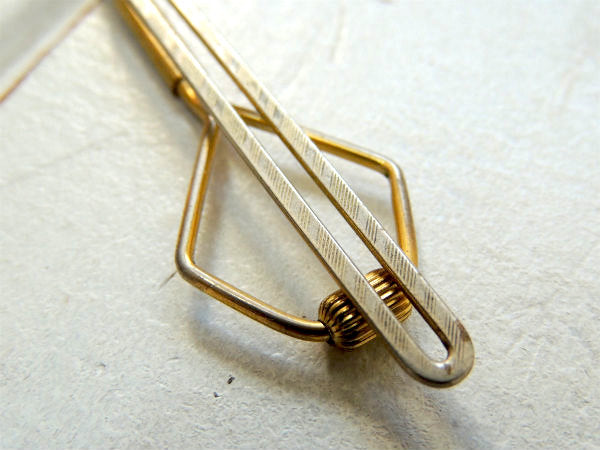 【SWANK社製・2本ライン・斜め線柄】アンティーク&ヴィンテージ・タイピン・シルバーゴールド色