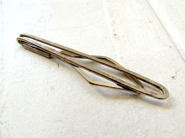 【細工模様・2本ライン】アンティーク&ヴィンテージ・タイピン・シルバー色・USA