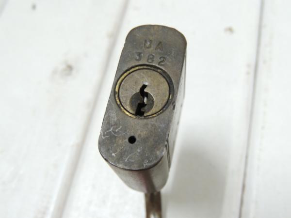 YALE・U.S. アンティーク・南京錠・真鍮製・鍵付き・パッドロック・工業系