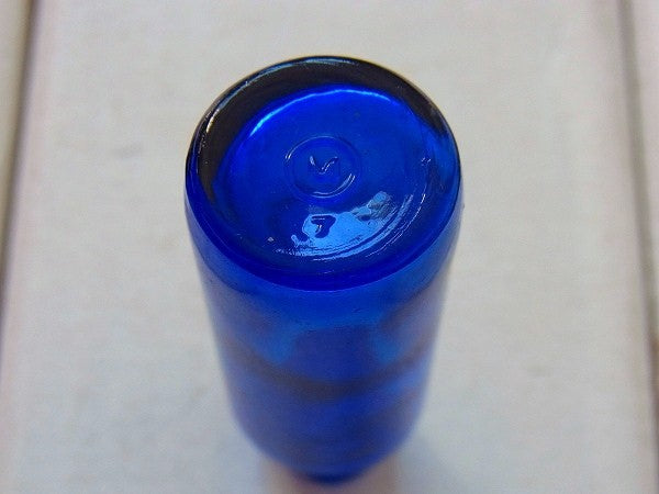 澄んだブルーの小さなヴィンテージ・ガラスボトル/瓶　USA