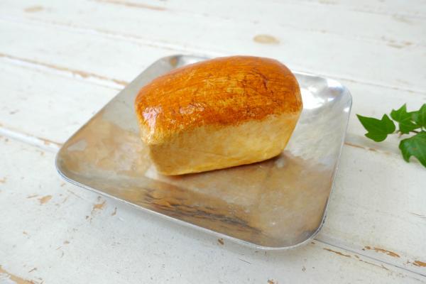 【Buenilum】ハンマードフィニッシュ・アルミ製・ヴィンテージ・トレイ・サービングディッシュ・皿