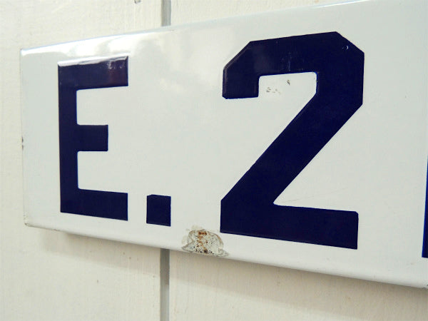 【E.21 ST ST.】ホーロー製・ヴィンテージ・ストリートサイン/街路サイン/USA