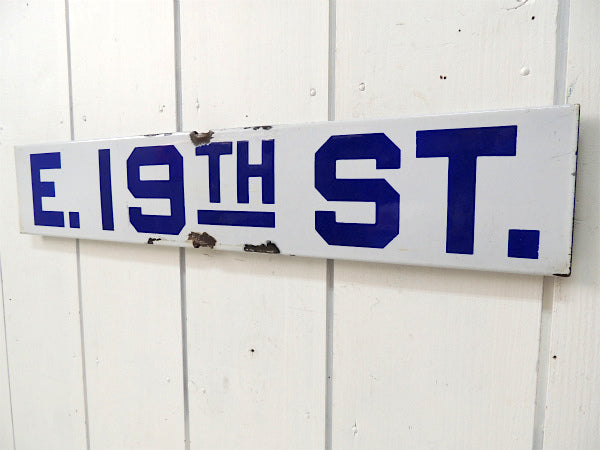【E.19 TH ST.】ホーロー製・ヴィンテージ・ストリートサイン/街路サイン/USA
