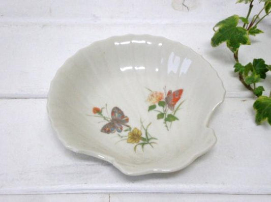 里帰り品・蝶々柄・アンティーク・陶磁器・皿/絵皿