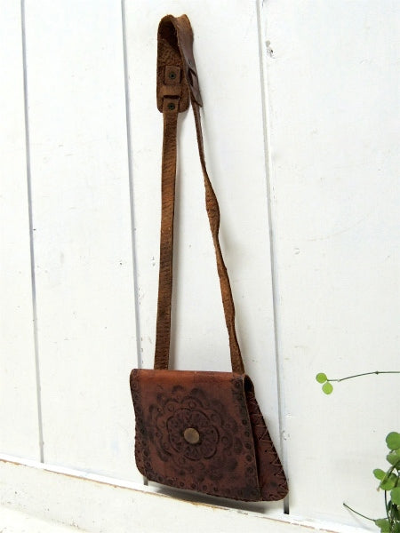 フラワー型押し・レザー製・ブラウン・ヴィンテージ・ショルダーバッグ・カバン・ショルダーポーチ USA