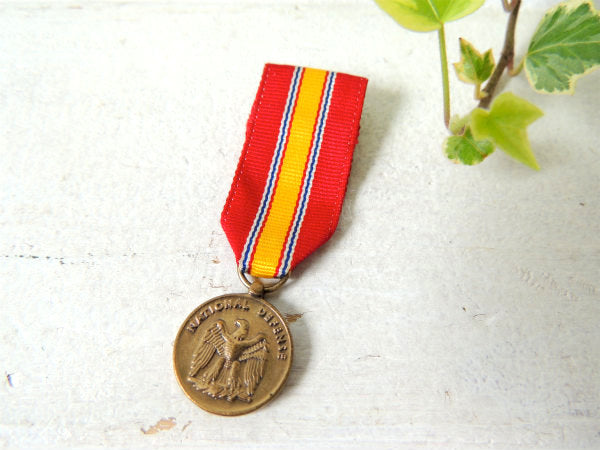 ミリタリー NATIONAL DEFENSE ヴィンテージ US ARMY ブローチ リボン付き ファッションアクセサリー 小物