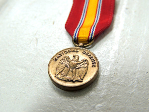 ミリタリー NATIONAL DEFENSE ヴィンテージ US ARMY ブローチ リボン付き ファッションアクセサリー 小物