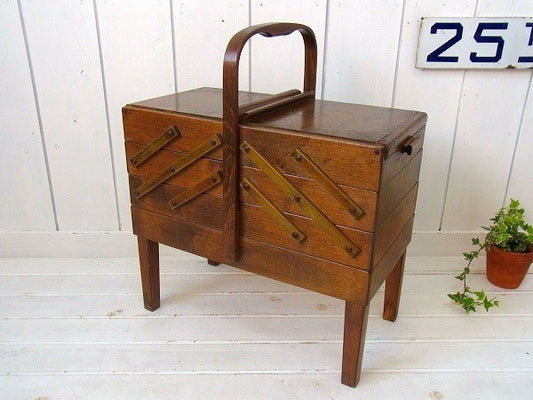 ノルウェー製・脚付き・木製アンティーク・ソーイングボックス/裁縫箱/北欧