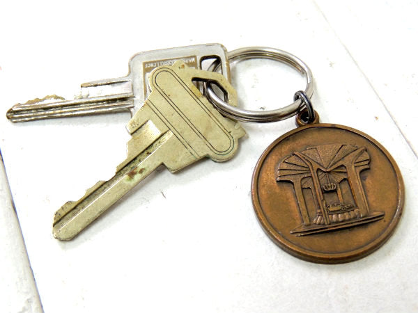 USA キャデラック 鍵 2本付き・アドバタイジング・ヴィンテージ・アメ車・キーホルダー