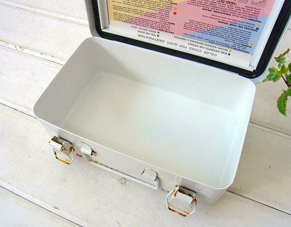 【FIRST AID KIT】ファーストエイド・メタル製・白色・ヴィンテージ・救急箱 USA