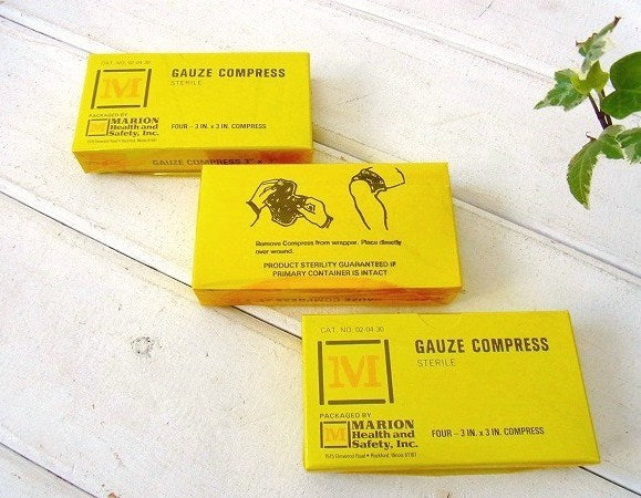 【FIRST AID KIT】ファーストエイド・メタル製・白色・ヴィンテージ・救急箱 USA