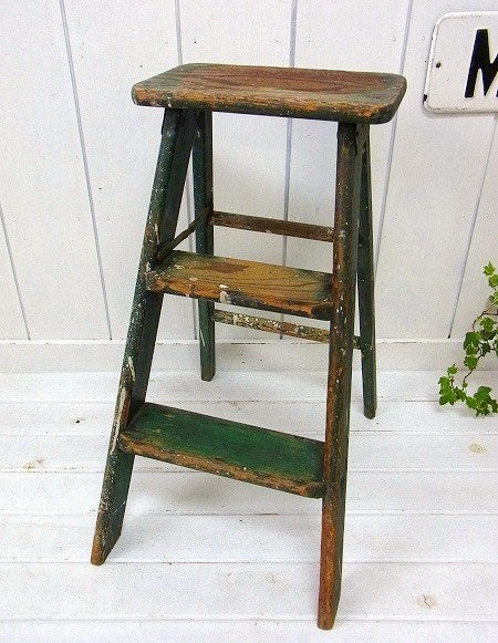 白いペンキの付いた緑色の木製・アンティーク・ステップラダー/脚立　USA