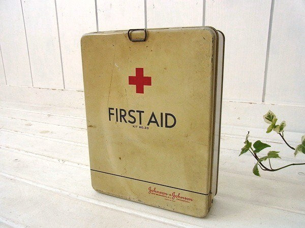 【ジョンソン&ジョンソン】ファーストエイド・アンティーク・救急箱/メディスンキャビネット USA