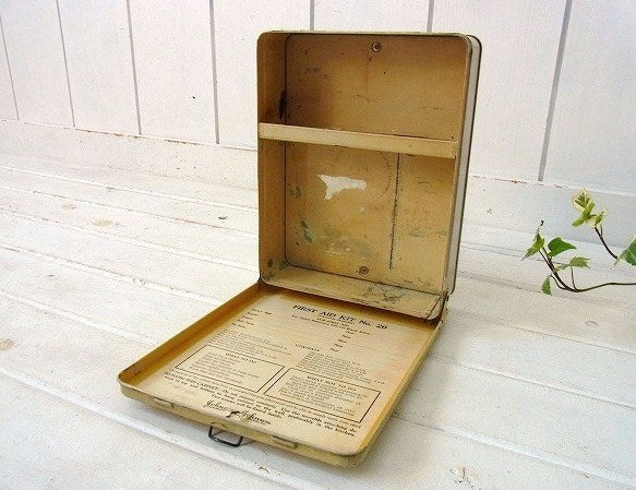 【ジョンソン&ジョンソン】ファーストエイド・アンティーク・救急箱/メディスンキャビネット USA