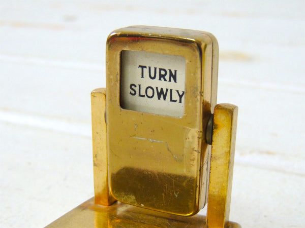 ゴールド色のメタル製・小さな日めくり式・アンティーク・デスクカレンダー/卓上カレンダー