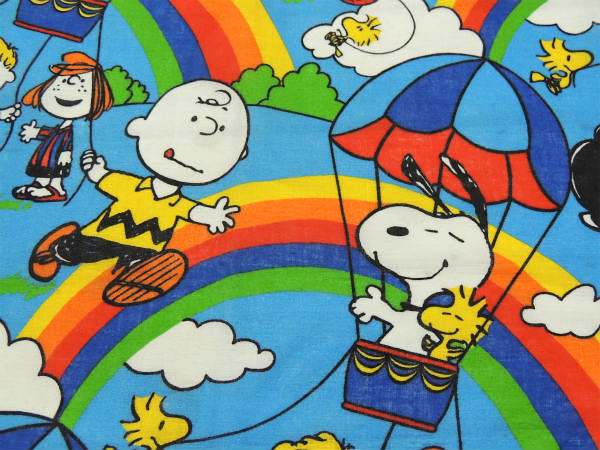 【スヌーピー】ピーナッツの仲間・レインボー柄・三角形・60'sヴィンテージ・カーテン・生地