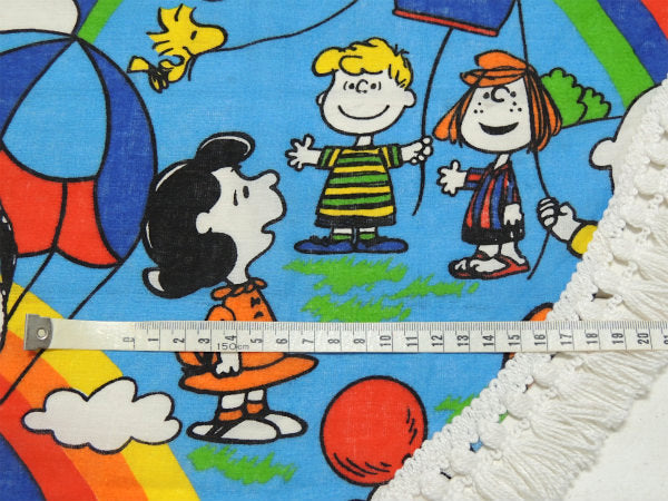 【スヌーピー】ピーナッツの仲間・レインボー柄・三角形・60'sヴィンテージ・カーテン・生地
