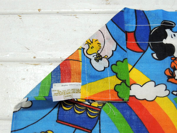 【スヌーピー】ピーナッツの仲間・レインボー柄・三角形・60'sヴィンテージ・カーテン・生地