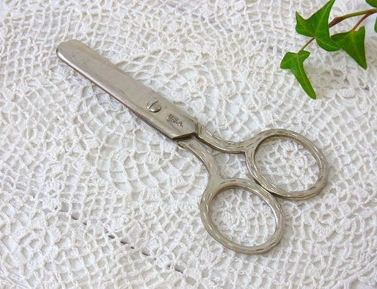 ステッチ模様の小さなヴィンテージ・はさみ/ハサミ USA
