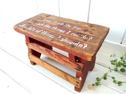 ワインレッド・英文字入り シャビー アンティーク・木製 スツール 踏み台 子供 イス USA