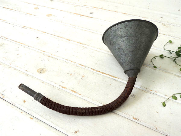 ホース付き・ブリキ製・ヴィンテージ・オイル差し・じょうご・漏斗・ファンネル・ロート USA・ガレージ