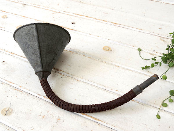 ホース付き・ブリキ製・ヴィンテージ・オイル差し・じょうご・漏斗・ファンネル・ロート USA・ガレージ