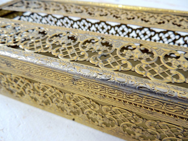 花柄・透かしデザイン・ゴールド色・ヴィンテージ・ティッシュケース・ティッシュボックス