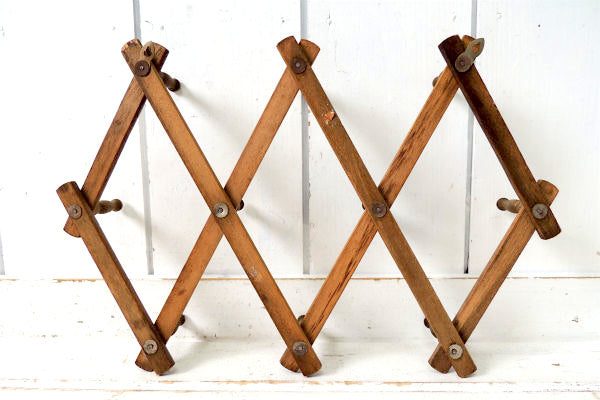 ノスタルジックな木製・ジャバラ式・壁掛けアンティーク・ハットラック/コートフック USA