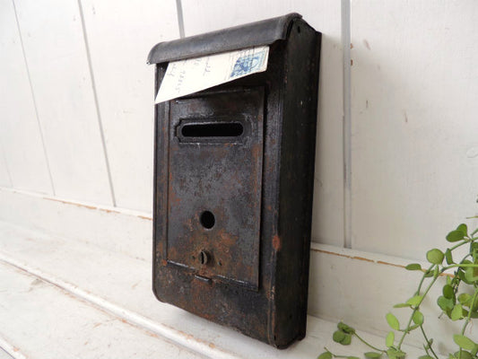 USA!ノスタルジックな黒色のティン製・アンティーク・メールボックス/郵便受け/ポスト