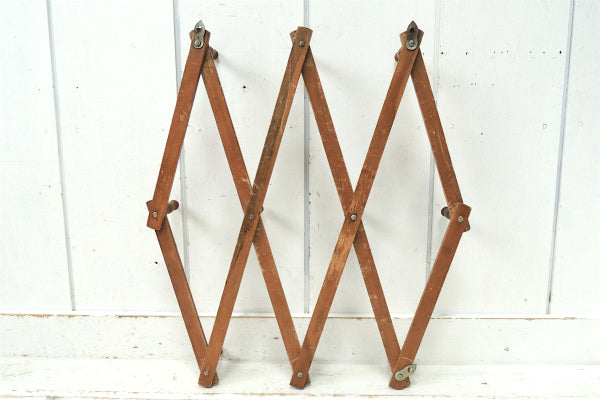 時を重ねた古い木製のジャバラ式・アンティーク・ハットラック/コートフック USA