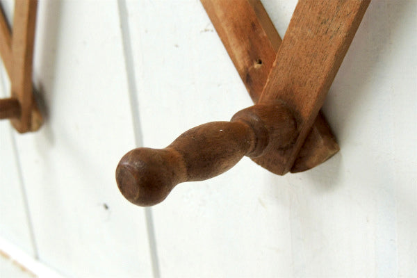 時を重ねた古い木製のジャバラ式・アンティーク・ハットラック/コートフック USA