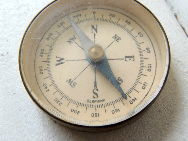 【GERMANY】方位磁石・ドイツ製・アンティーク・コンパス・キーホルダー・アウトドア・登山