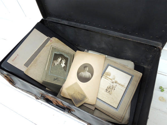 US 鋲打ち デザイン ブラックトーン・アンティーク・トランク・スーツケース・旅行 鞄