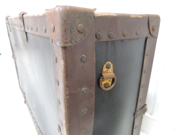US 鋲打ち デザイン ブラックトーン・アンティーク・トランク・スーツケース・旅行 鞄