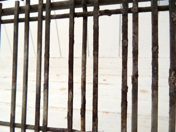 【FOREMOST】シャビー・メタル製・ヴィンテージ・ミルクボトルケース・メタルケース・ガーデニング