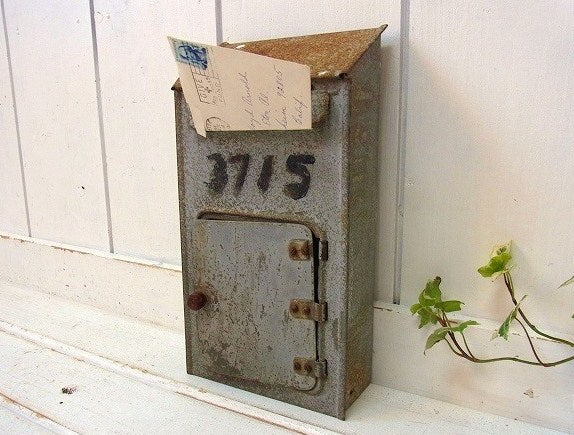 シャビーなティン製・アンティーク・メールボックス/郵便受け/ポスト USA