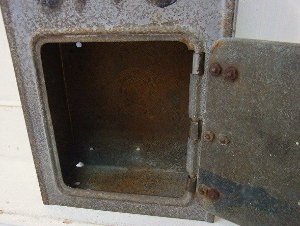 シャビーなティン製・アンティーク・メールボックス/郵便受け/ポスト USA