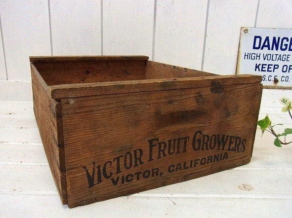 【VICTOR FRUIT GROWERS】フルーツの木製・ヴィンテージ・ウッドボックス/木箱
