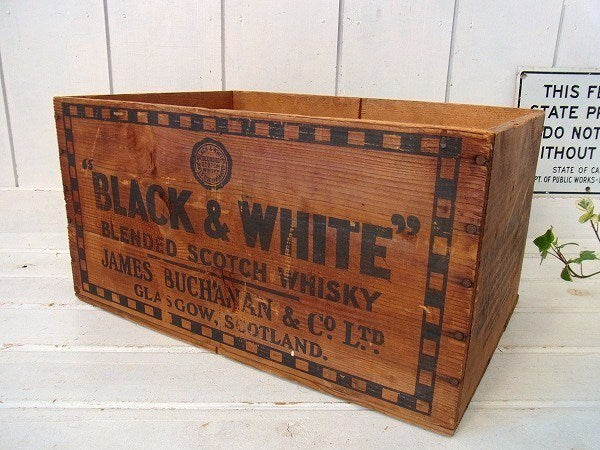 【BLACK&WHITE】スコッチウィスキーのチェッカー柄・アンティーク・ウッドボックス/木箱