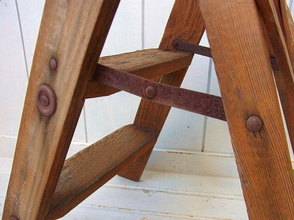 シャビーな木製・アンティーク・ステップラダー/脚立　USA