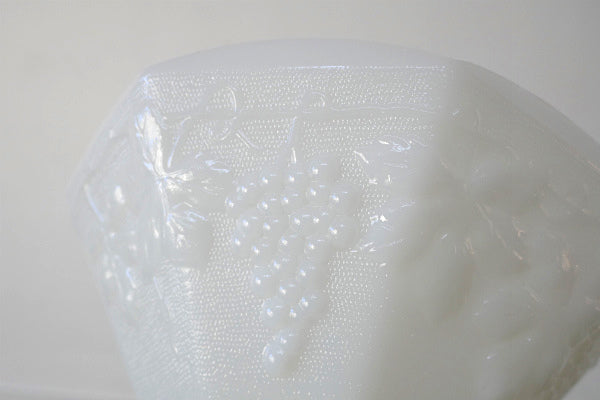 アンカーホッキング ぶどう柄 ホワイト ミルクガラス 8角形 脚付き ヴィンテージ フルーツボウル