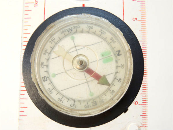 コールマン Coleman ルーペ付き 方位磁石 Compass コンパス アウトドア 登山 USA