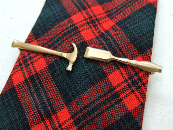 【Anson社製・大工道具モチーフ】金槌&のみ・アンティーク&ヴィンテージ・タイピン・ゴールド色