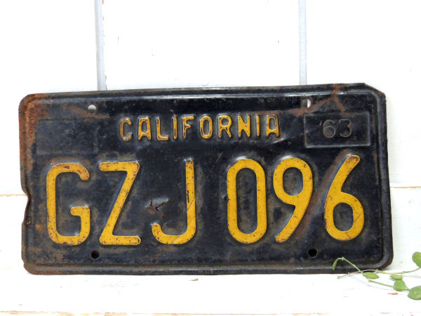 【カリフォルニア・GZJ096】1963・ビンテージ・ブラック×イエロー・ナンバープレート・アメ車