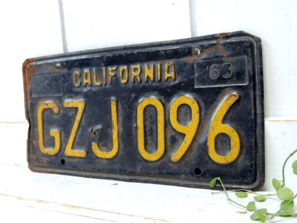 【カリフォルニア・GZJ096】1963・ビンテージ・ブラック×イエロー・ナンバープレート・アメ車