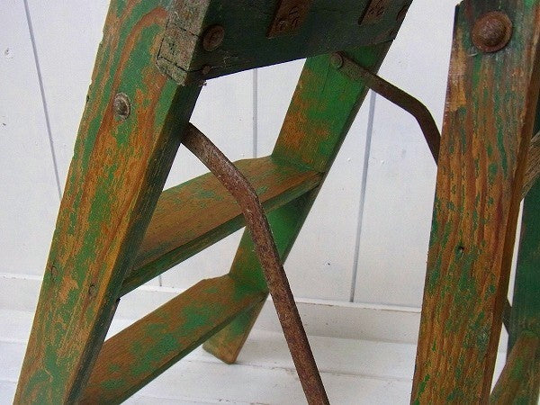 緑色の木製・アンティーク・OLDステップラダー/脚立　USA